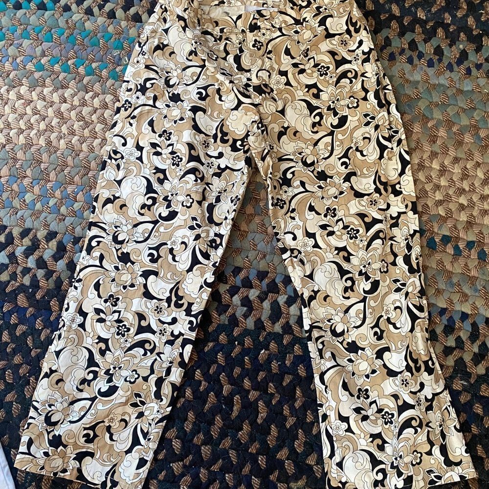 Old Navy size 8 stretch pants floral unique design